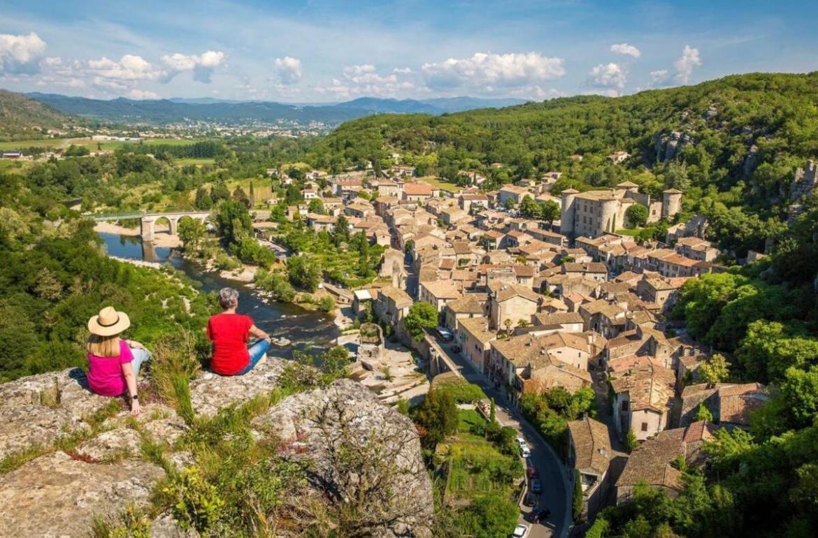 Escapade Ardechoise - Parking Gratuit - Chateau A 2 Pas Aubenas Eksteriør bilde
